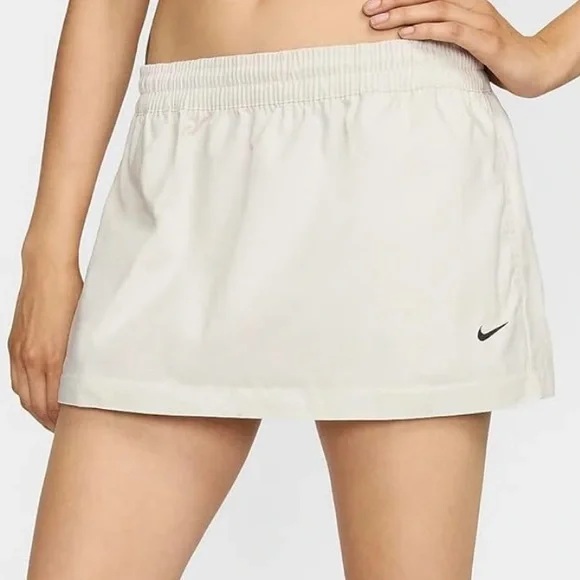 Nike Sportswear Essentials Mid-rise Convertible Cargo Maxi-Mini Skirt - Picture 2 of 15